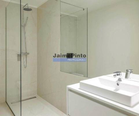 Apartamento T0, em construção, central, em piso elevado. Portugal, Porto.