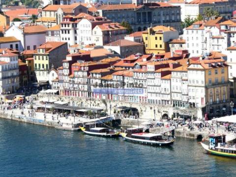 Apartamento T0, em construção, central, em piso elevado. Portugal, Porto.