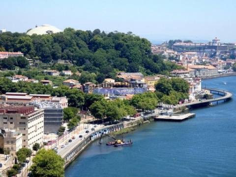 Apartamento T0, em construção, central, em piso elevado. Portugal, Porto.