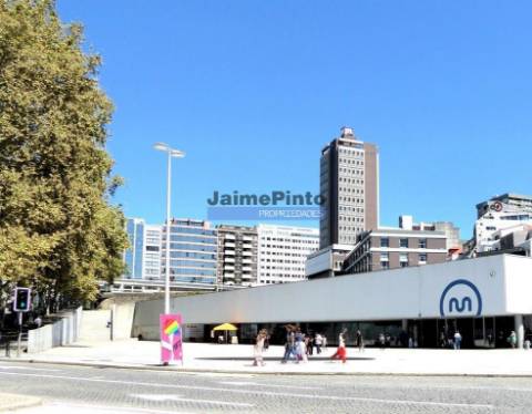 Apartamento T0, em construção, central, em piso elevado. Portugal, Porto.