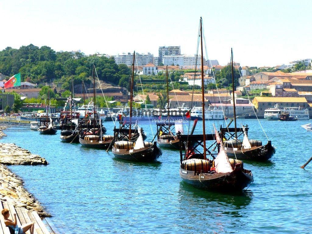 Hotel Projeto Aprovado p/ 120 quartos. Portugal, Porto, V. N. Gaia.