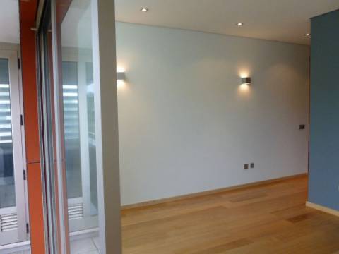 Apartamento R/Chão tipologia T1 em V. N. Gaia, Grijó, Portugal.