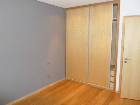 Apartamento R/Chão tipologia T1 em V. N. Gaia, Grijó, Portugal.