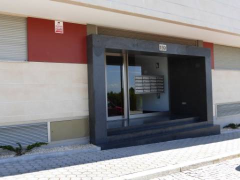 Apartamento R/Chão tipologia T1 em V. N. Gaia, Grijó, Portugal.