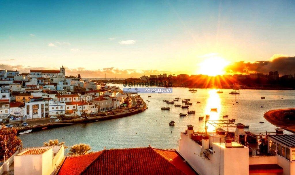 Turismo Rural. Hotel 95 quartos. Projeto Aprovado. Ferragudo, Algarve, Portugal.