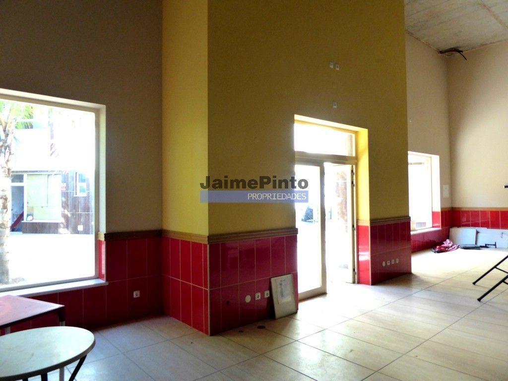 Loja, 580m2, no Centro de Ferragudo. Portugal, Algarve, Lagoa, Ferragudo.