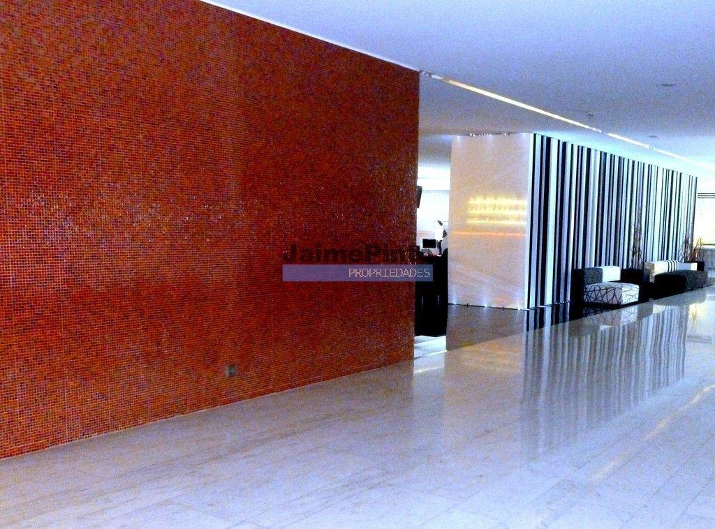 Hotel Luxuoso Moderno. Portugal, V. N. de Gaia, Porto.