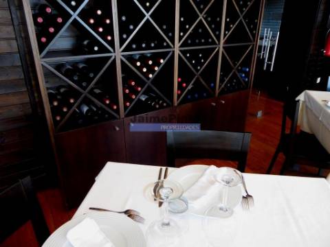 RESTAURANTE de excelência e EDIFÍCIO. Portugal, Bragança.