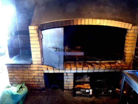 RESTAURANTE de excelência e EDIFÍCIO. Portugal, Bragança.