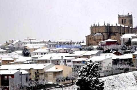 RESTAURANTE de excelência e EDIFÍCIO. Portugal, Bragança.