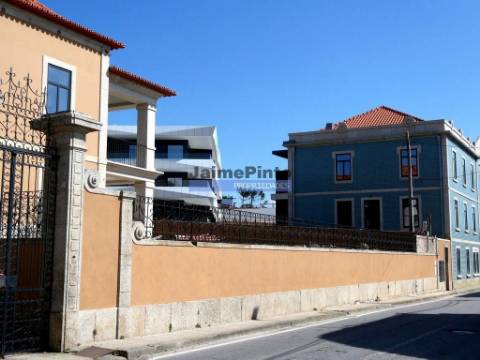 Terreno urbano p/ construção 4 MORADIAS c/ piscina ou APARTAMENTOS. Portugal, Viana do Castelo, Barroselas.