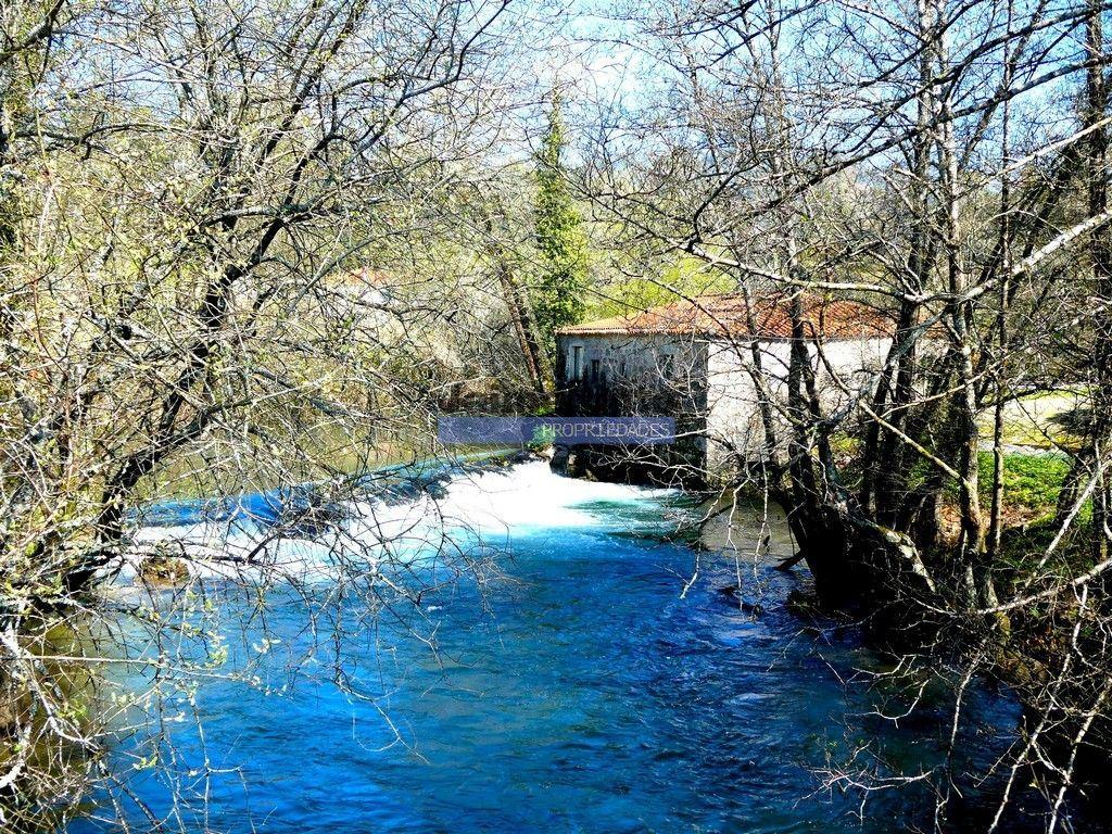 Terreno urbano p/ construção 4 MORADIAS c/ piscina ou APARTAMENTOS. Portugal, Viana do Castelo, Barroselas.