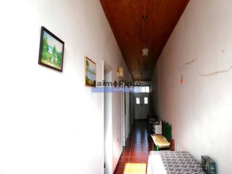 Moradia antiga, simples, térrea. Portugal, Figueira de Castelo Rodrigo, Escalhão.