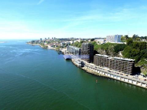 Apartamento de excelência T3 com varanda. Portugal, Nevogilde, Porto.