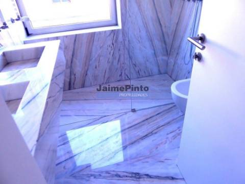 Apartamento de excelência T3 com varanda. Portugal, Nevogilde, Porto.