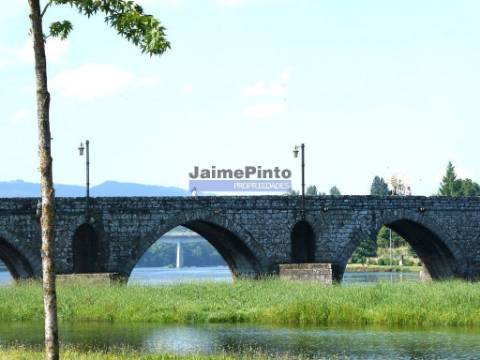 Terreno urbano p/ construção de MORADIA com 260m2. Ponte de Lima, Vitorino dos Piães.