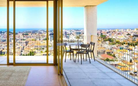 Apartamento, Último Piso, T4, de excelência, à RTP. Portugal, Vila Nova de Gaia.