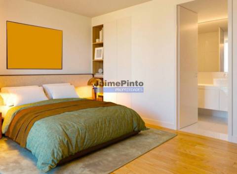 Apartamento, Último Piso, T4, de excelência, à RTP. Portugal, Vila Nova de Gaia.