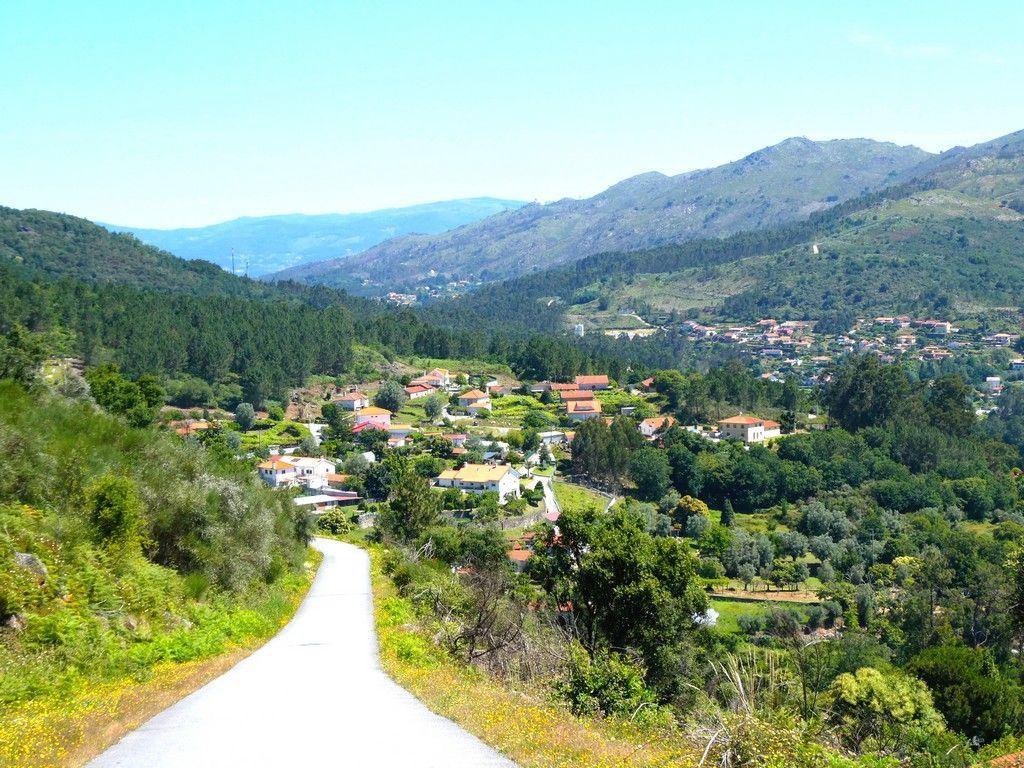 Terreno URBANO 7.045m2 para 12-15 Moradias. Portugal, Navió, Ponte de Lima.