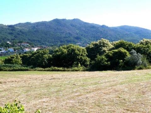 Terreno URBANO 7.045m2 para 12-15 Moradias. Portugal, Navió, Ponte de Lima.