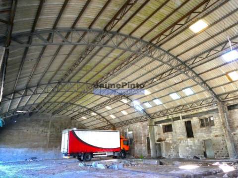 ARMAZÉM industrial 1.400m2, usado, Terreno 6.000m2. Portugal, Ponte de Lima, Viana do Castelo.