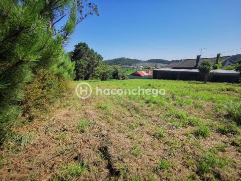 Terreno com aproximadamente 5.866 m2, localizada na freguesia de Cristelo, Barcelos