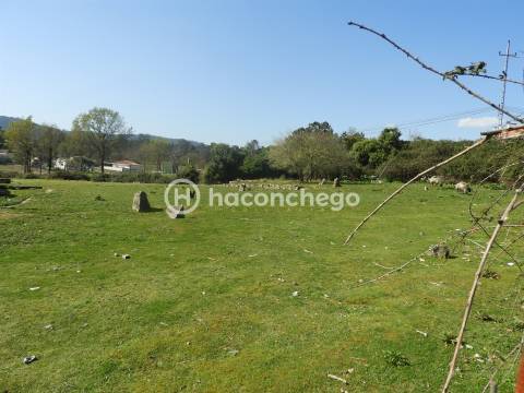 Terreno de construção na Ucha Barcelos