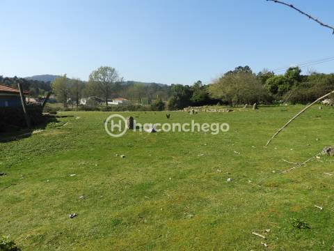 Terreno de construção na Ucha Barcelos
