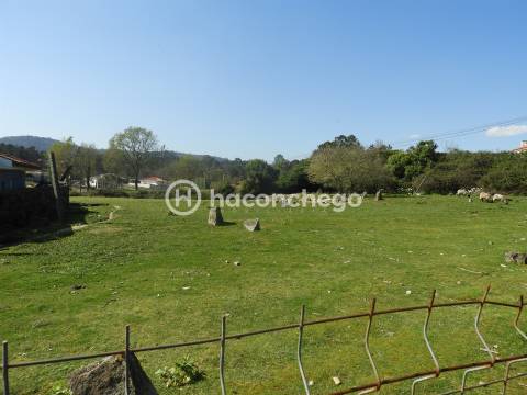 Terreno de construção na Ucha Barcelos