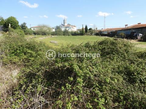 Terreno de construção na Ucha Barcelos