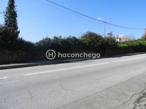 Terreno de construção na Ucha Barcelos