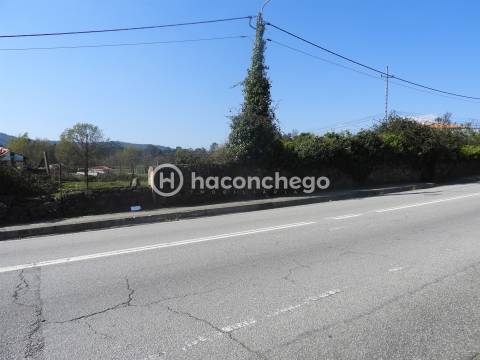 Terreno de construção na Ucha Barcelos