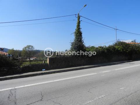 Terreno de construção na Ucha Barcelos