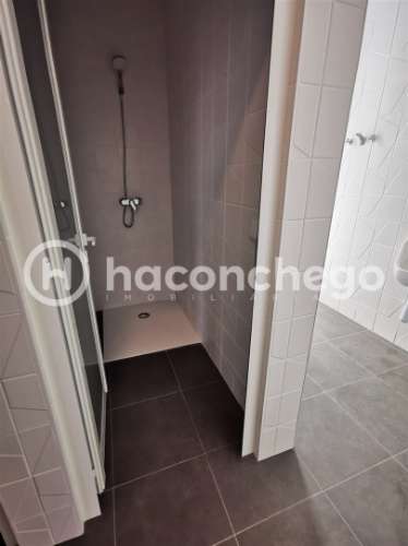 Pavilhão industrial com 966 m2 em Lijó, Barcelos