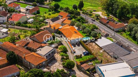 Moradia individual com piscina em Mariz Barcelos