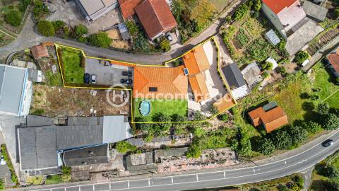Moradia individual com piscina em Mariz Barcelos