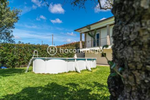 Moradia individual com piscina em Mariz Barcelos