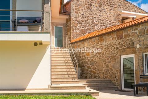 Moradia individual com piscina em Mariz Barcelos