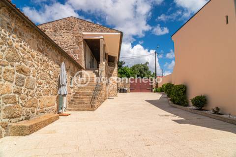 Moradia individual com piscina em Mariz Barcelos