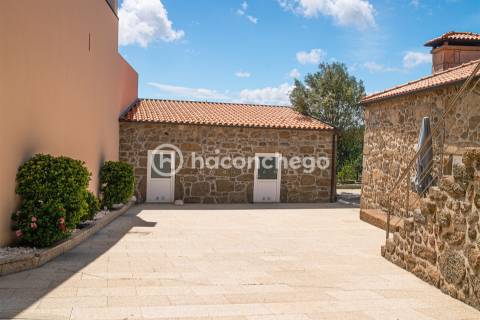 Moradia individual com piscina em Mariz Barcelos