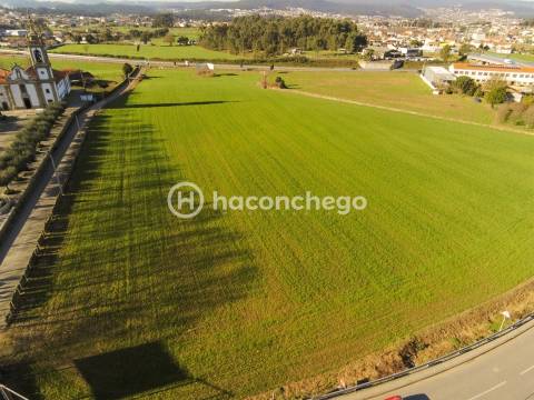 Terreno urbanizável em Alvelos Barcelos