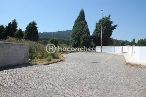 Lote de terreno com 561 m2 na Lama Barcelos