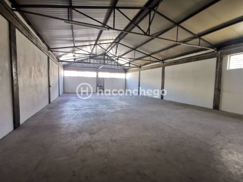 Armazém em Barcelos para arrendar