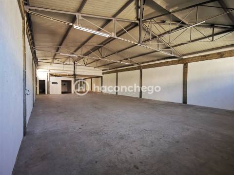 Armazém em Barcelos para arrendar