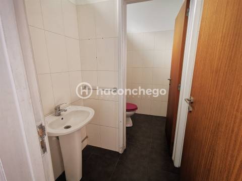 Armazém em Barcelos para arrendar