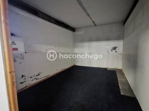 Armazém em Barcelos para arrendar