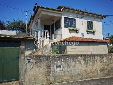 Moradia para restauro em Nine Famalicão