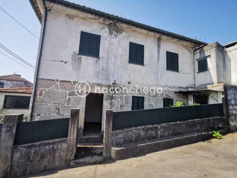 Moradia para restauro em Nine Famalicão