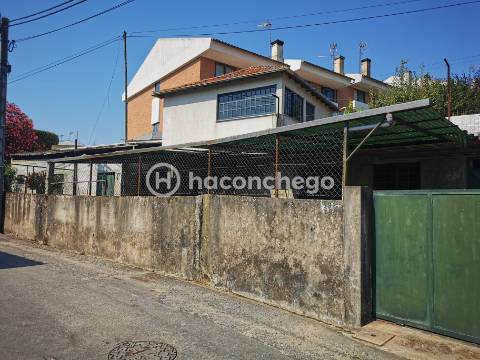 Moradia para restauro em Nine Famalicão