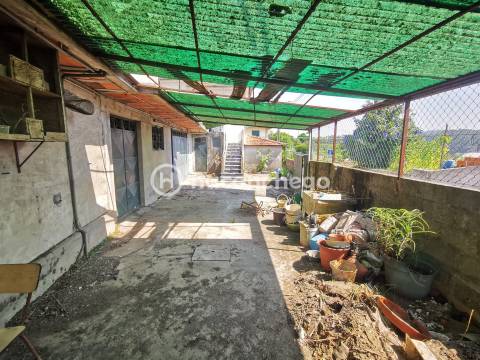 Moradia para restauro em Nine Famalicão